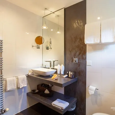Suitenhotel Zurbriggen 4* צרמט