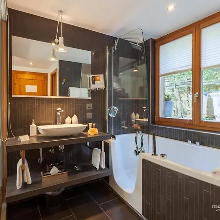 Suitenhotel Zurbriggen 4* צרמט