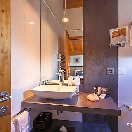 Отель Suitenhotel Zurbriggen