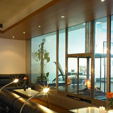 Отель Suitenhotel Zurbriggen 4*